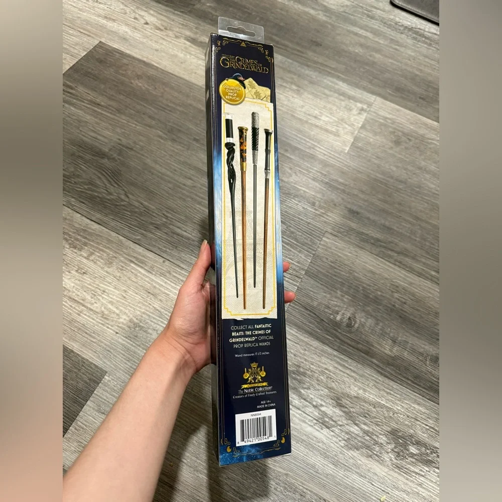 Fantastic Beasts Crimes of Grindelwald Albus Dumbledore Wand NWT NWB Never open - Picture 2 of 6